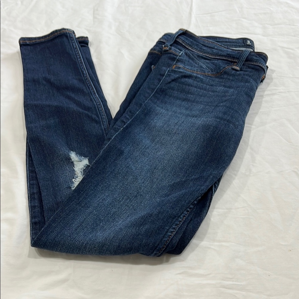 Hollister Skinny Blue Jeans with Tapered Fit